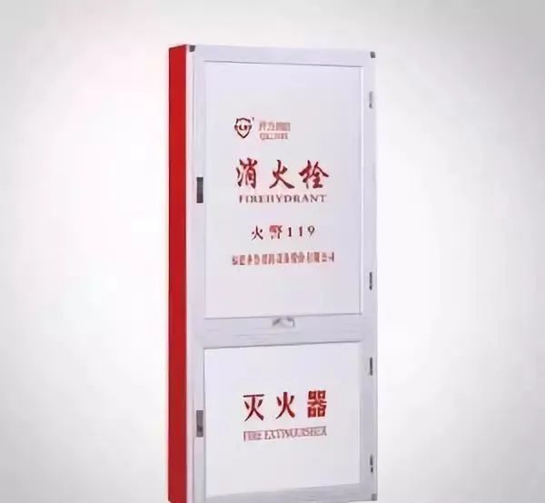 室內消火栓箱內一般應配置什么？